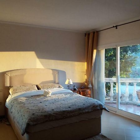 Villa De La Rosa Малага Екстер'єр фото